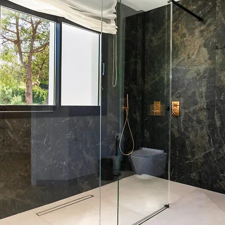 Diamond Villa *