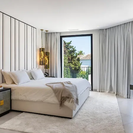 Diamond Villa *